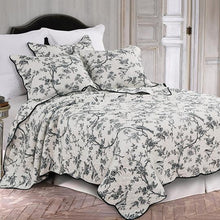 Load image into Gallery viewer, Classic Quilts Bedspread - Black Forest