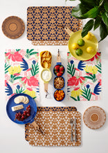 Load image into Gallery viewer, Ladelle Arise Flora Placemats
